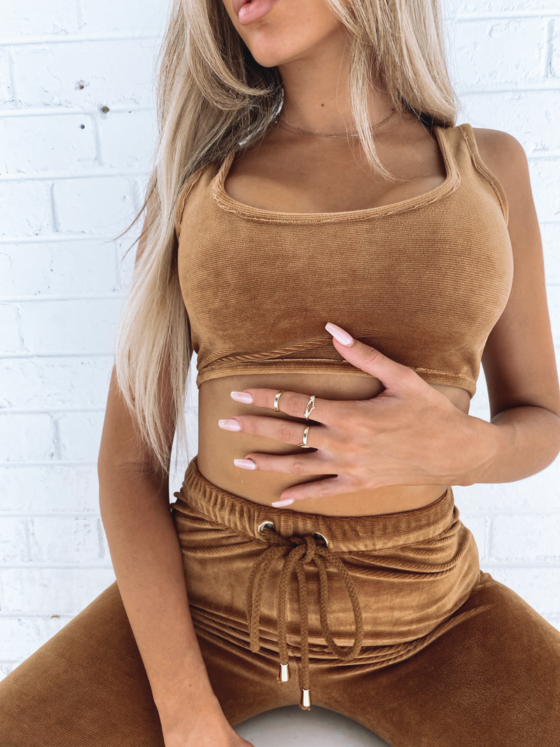 THE LOUNGE LUXE CROP - Brown